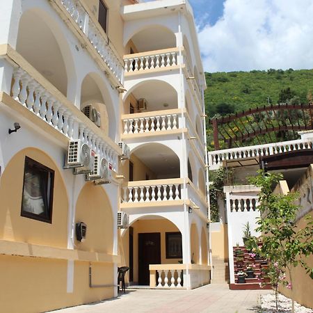Apartmani Lime Petrovac Екстер'єр фото