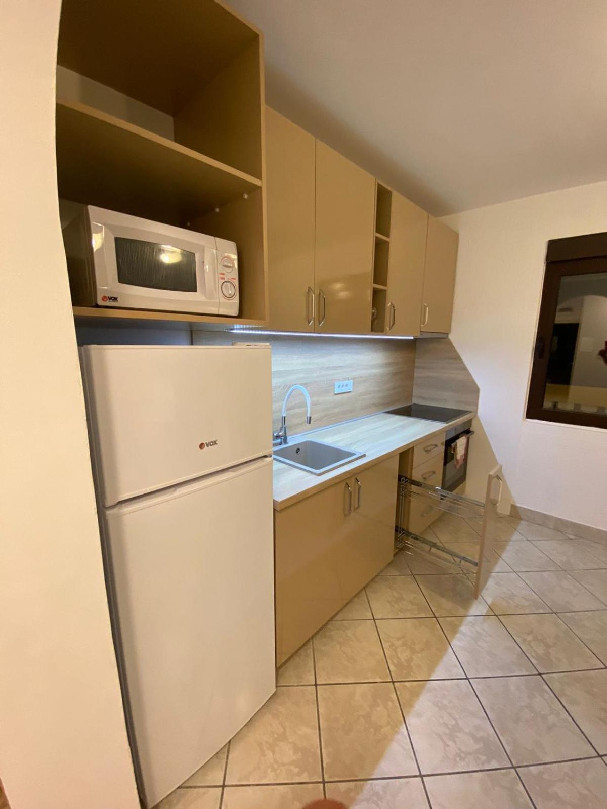 Apartmani Lime Petrovac Екстер'єр фото