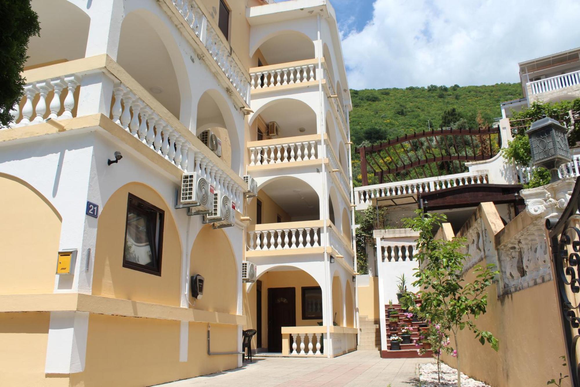 Apartmani Lime Petrovac Екстер'єр фото
